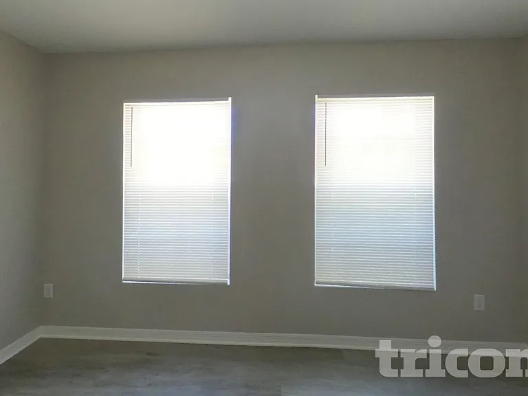 703 Bainbridge Loop — Photo 10