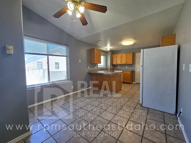 2803 E Chasewood Dr — Photo 17