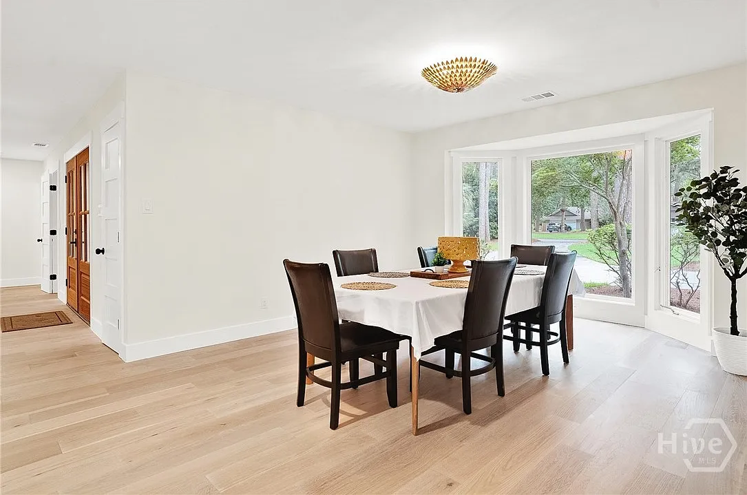 3 bed, 2.5 bath, 2855 sqft, $6,950 — Photo 4