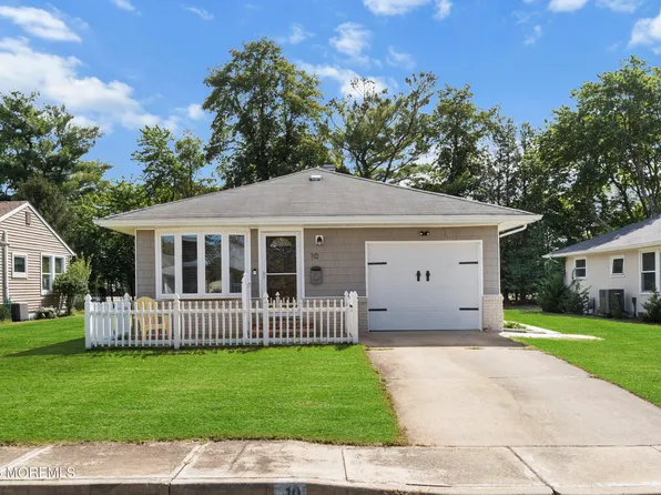 10 Kinsale Street, Toms River, NJ 08757