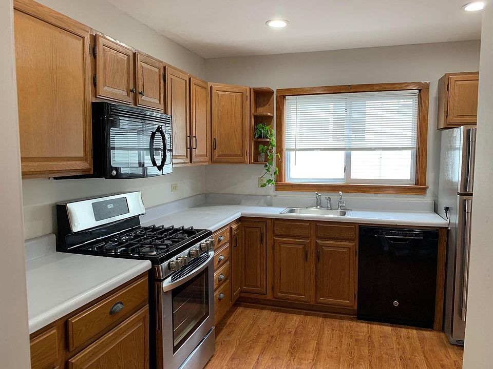1st image of 345 E Fulton St