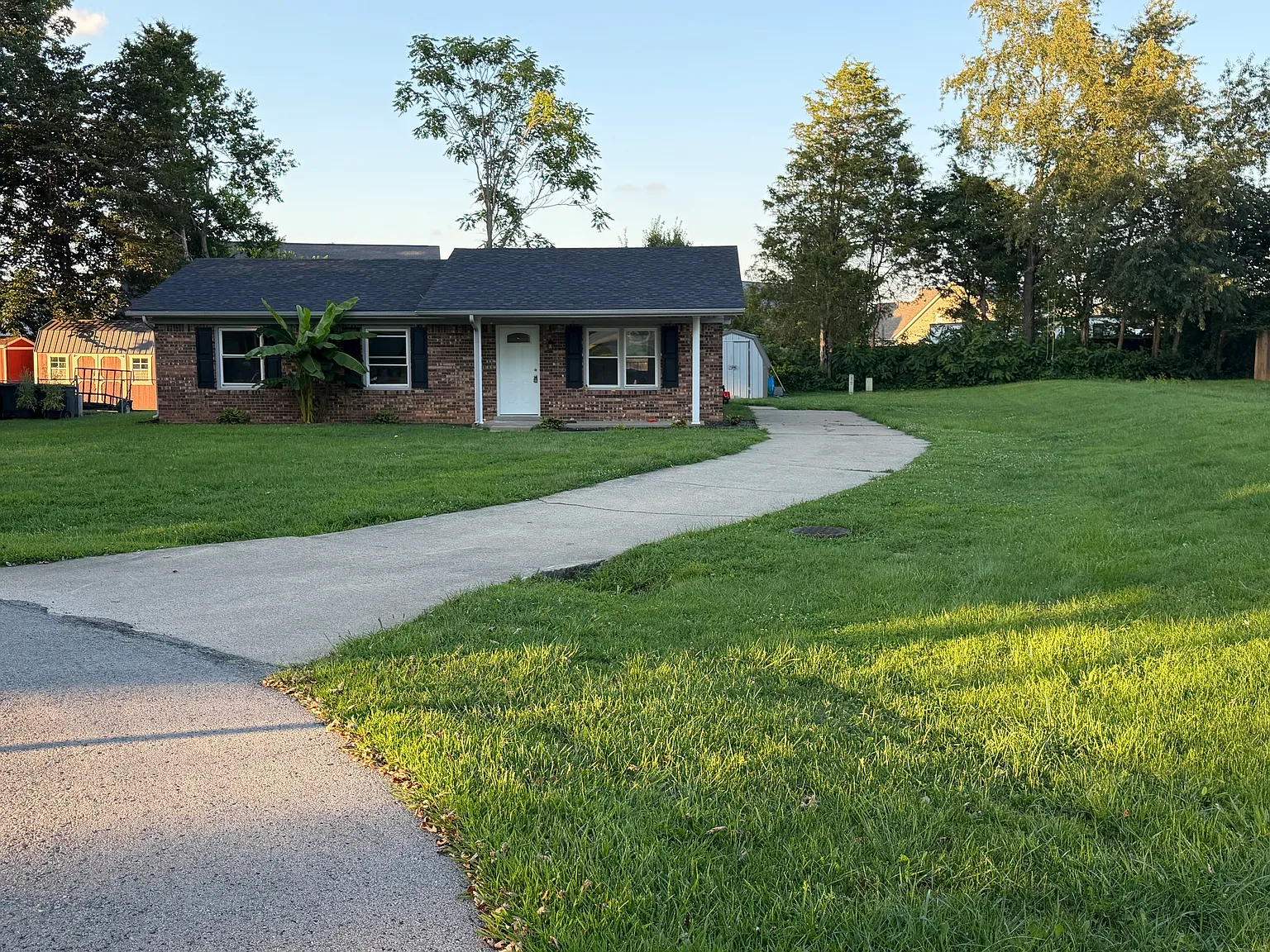 3 bed, 1050 sqft, $1,350 — Photo 2