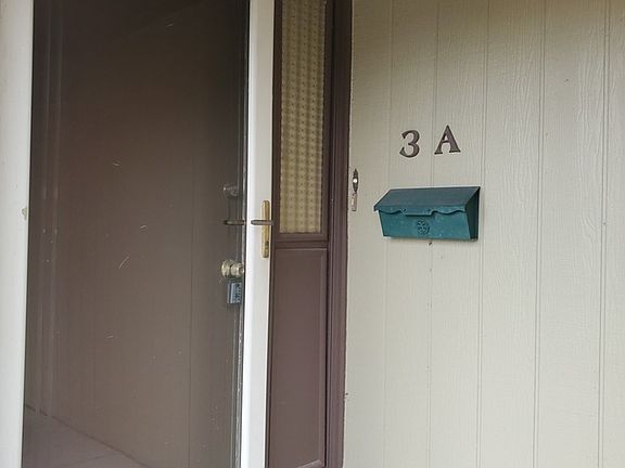 2nd image of 3 W Millstone Ct #A