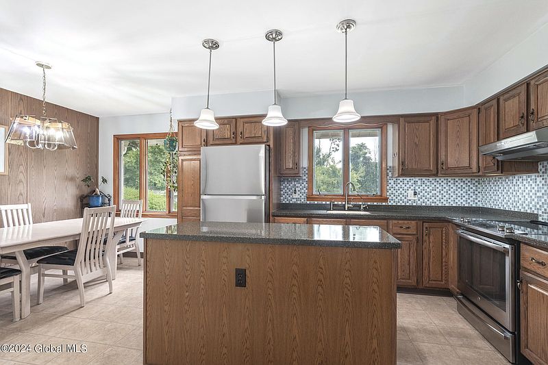 5th image of 116 E Palmer Avenue