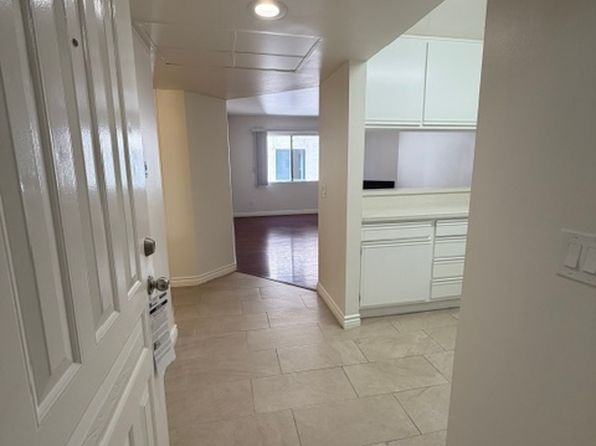 2449 S Barrington Ave #C05fbe0f3