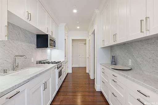 5th image of 1645 Pacific Ave APT 1C