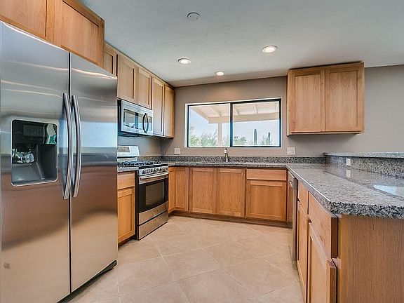 3rd image of 4730 N Camino Luz