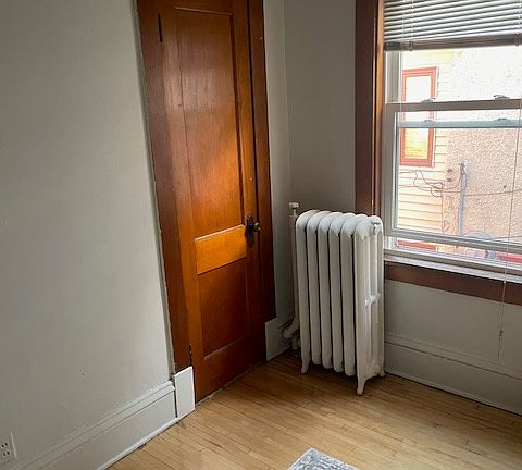 4th image of 1810 Ashland Ave #6