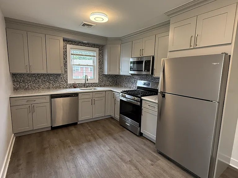 10 Dahnert Park Ln — Photo 2