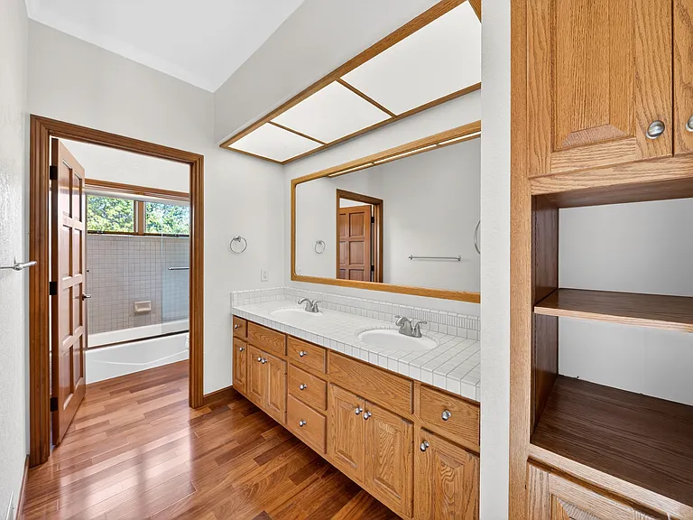 18750 Castle Hill Dr — Photo 22