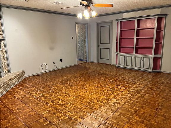 4th image of 1905 Satsuma St
