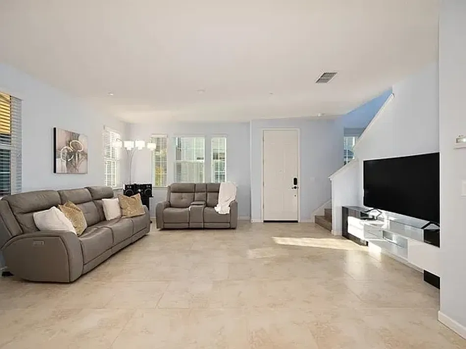 4 bed, 1658 sqft, $2,790 — Photo 4