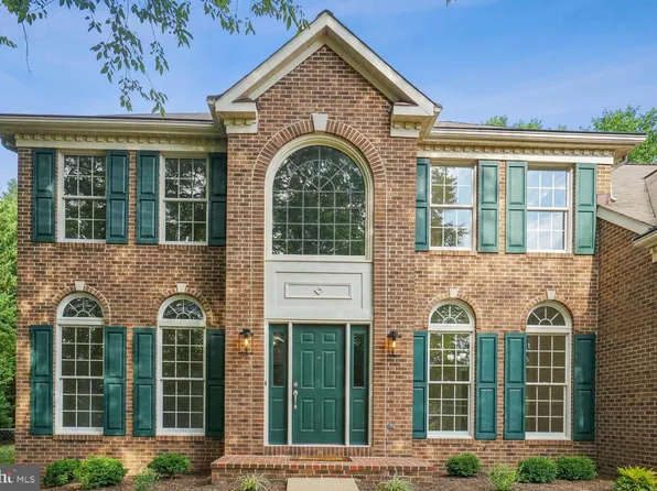 4517 Forest Hill Dr, Fairfax, VA 22030