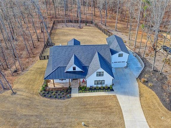 3rd image of 165 Birmingham Rd