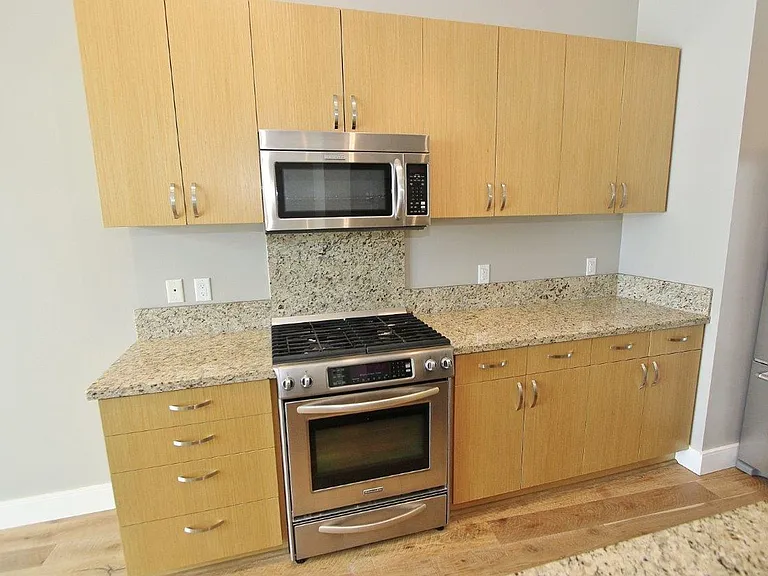 419 S 8th St #303 — Photo 9