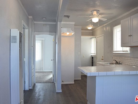 4th image of 1648 W 59th St