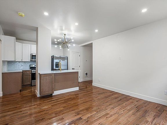 3rd image of 14336 222nd St