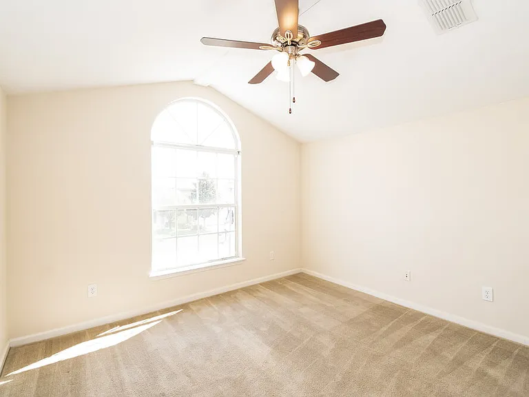 2452 Willowbend Dr — Photo 10