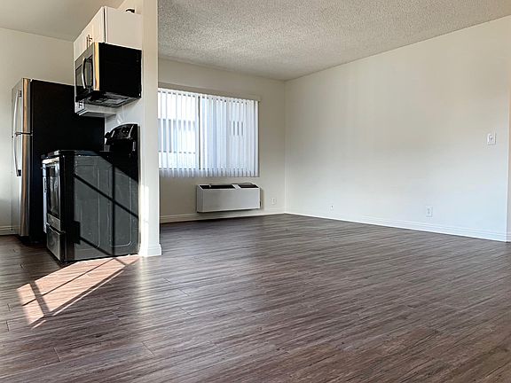 2nd image of 4124 N Eagle Rock Blvd #202A