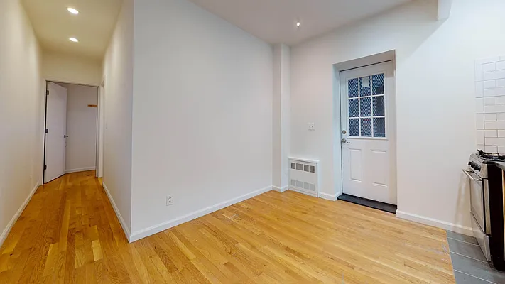 Rented by Bond New York | media 13