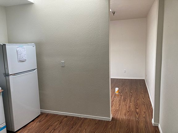 3rd image of 2602 6th Ave #2