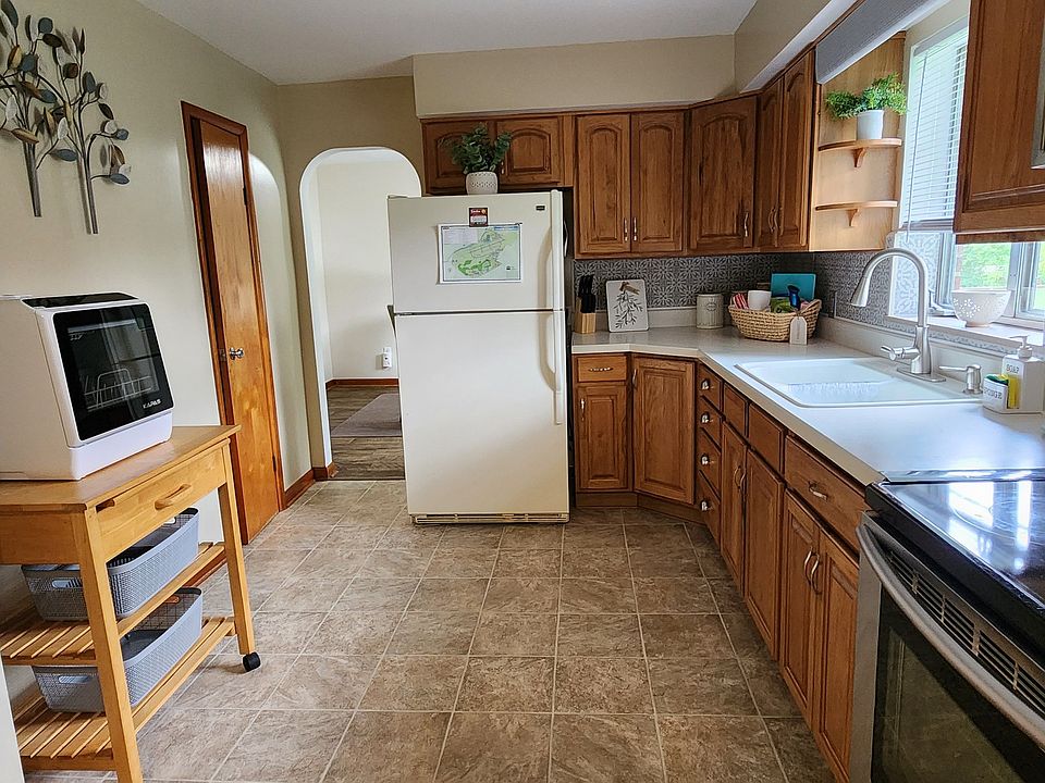 1st image of 1565 Bluebird Dr