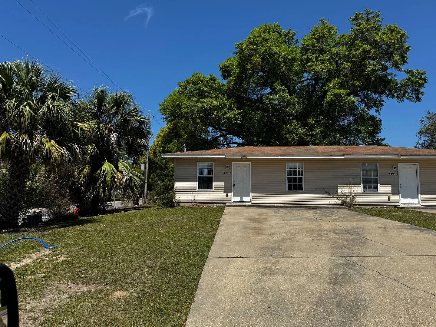 2 bed 1 bath — Photo 4