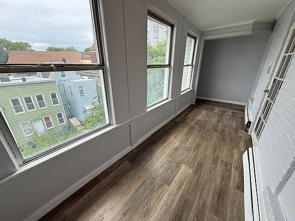 4th image of 39 Harmon St #4E