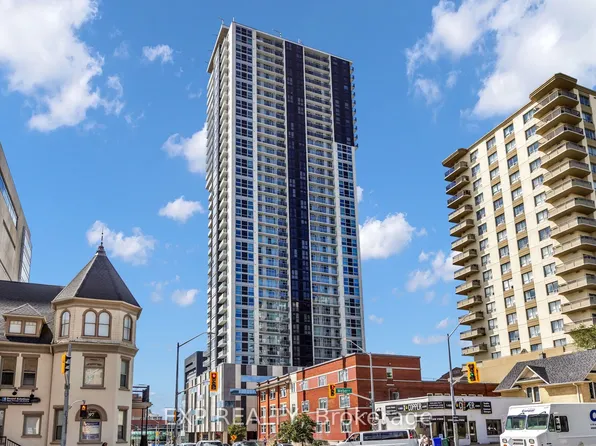 60 Frederick St #304, Kitchener, ON N2H 2L7