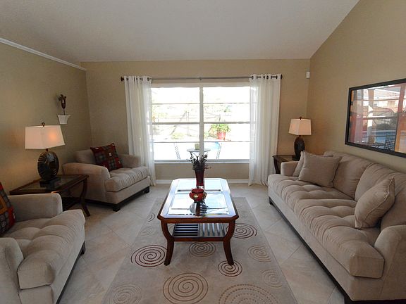 5th image of 1009 S Magee Creek Ct