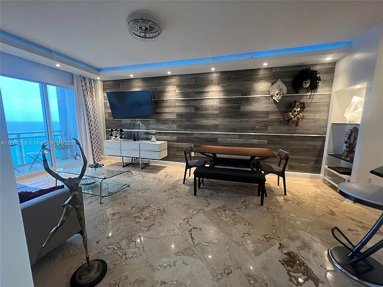 6917 Collins Ave — Photo 4