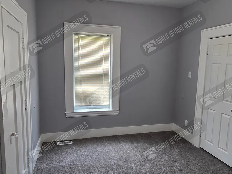 1998 E Grand Blvd — Photo 16