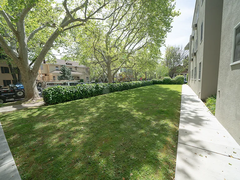 818 25th St #116 — Photo 13
