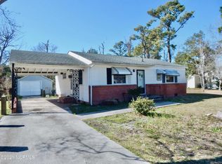 911 N Yaupon Ter, Morehead City, NC 28557