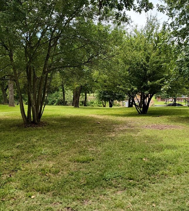 2nd image of 107 Hickory Creek Cir