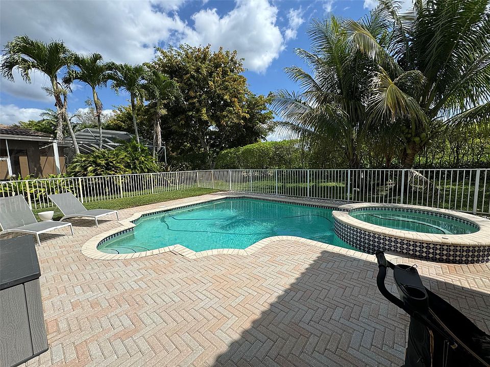 1st image of 6066 SW 191st Avenue
