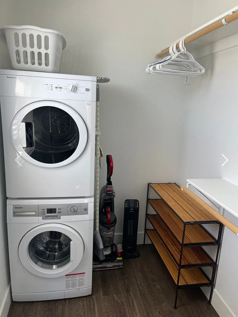 Fully furnished home in heart of newly built subdivision — Photo 4