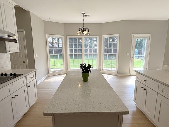 kitchen and breakfast area