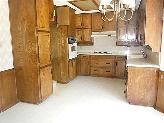 4th image of 2413 Westpark Way Cir