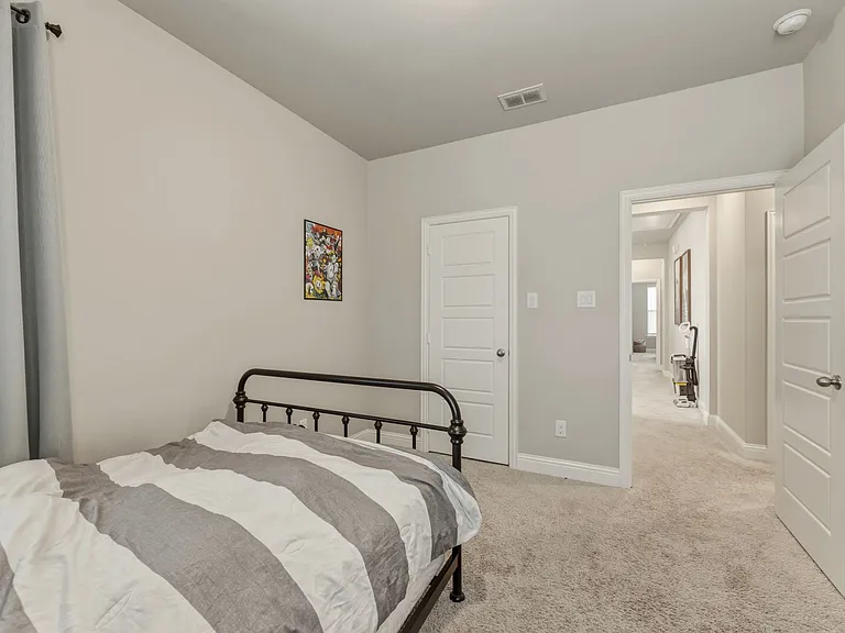 4937 Barcelona Ave — Photo 17