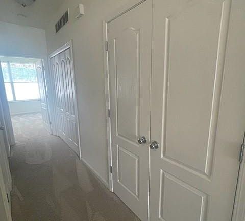 5th image of 5 Kensington Ct #F