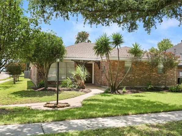 6151 Charlotte Dr, New Orleans, LA 70122