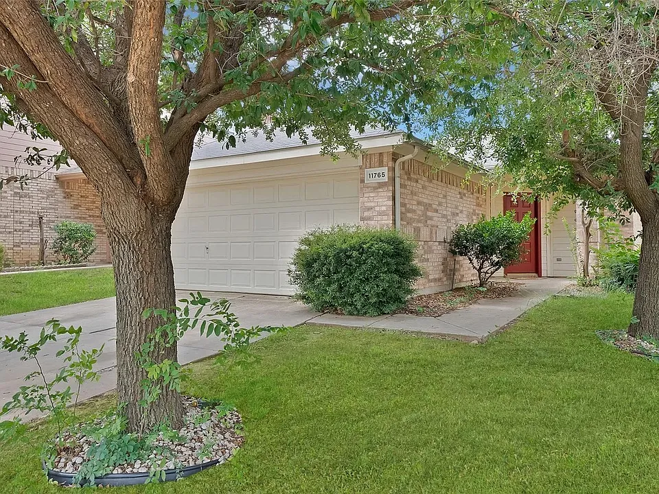 Bobcat Dr