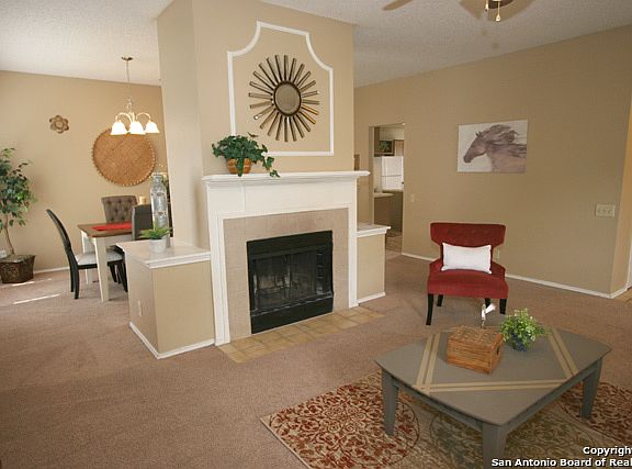 4th image of 318 Burkwood Ln