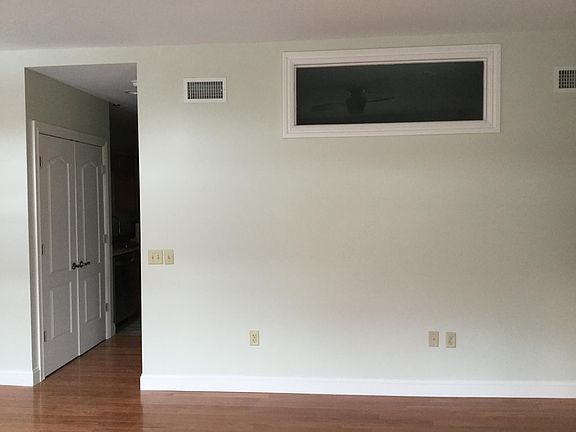 5th image of 406 Spruce St APT 3