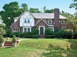 14 Chamberlain Rd, Newton, MA 02458