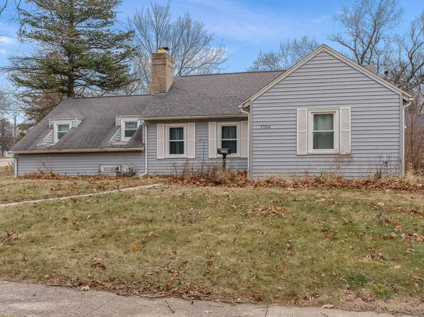 1704 E Gate Pkwy, Rockford, IL 61108