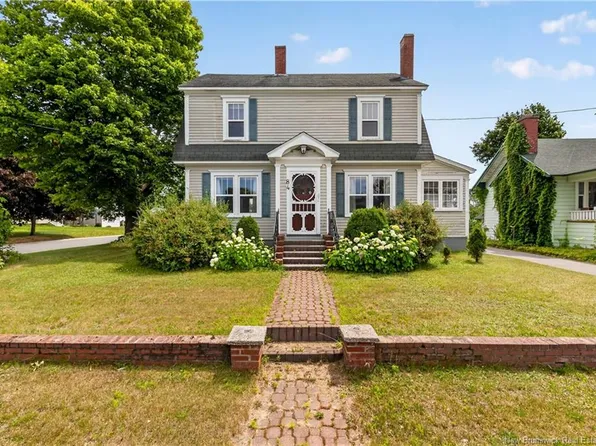 84 Howard St, Miramichi, NB E1N 1V8