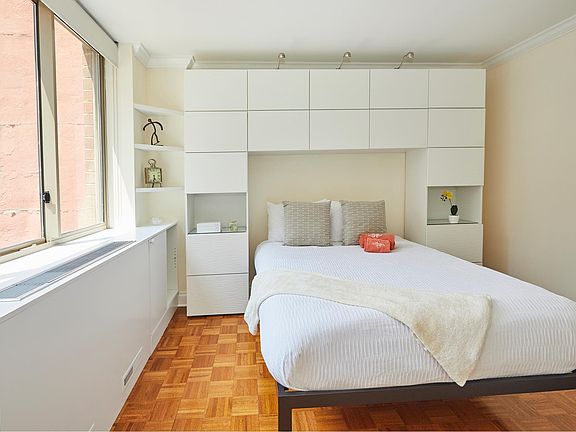 4th image of 350 E 82nd St APT 3F