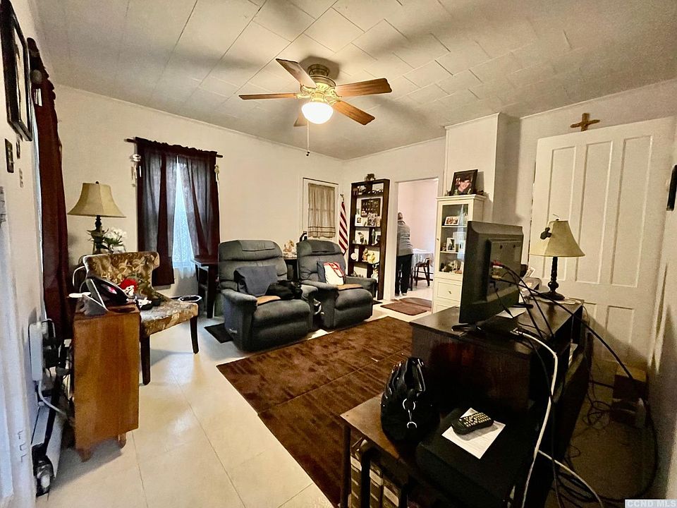 352 Mountain Ave, Cairo, NY 12413 Zillow